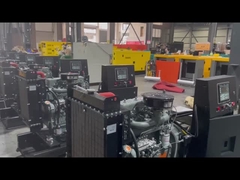 400kW CKD型ディーゼル発電機 50Cのラジエーター付きのAC変電器 仮鉄基座を設置